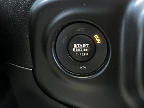 Used 2020 Jeep Gladiator Rubicon AWD/4WD image 24