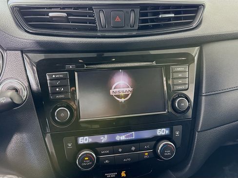 Used 2018 Nissan Rogue SV image 18