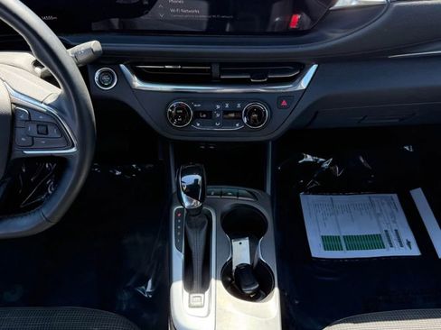 Used 2024 Buick Envista Preferred w/ Convenience I Package image 14