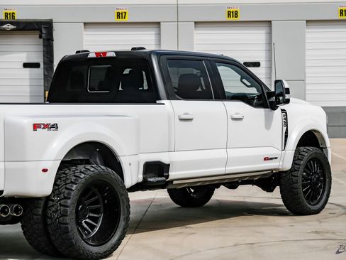 Used 2026 Ford F450 Platinum w/ FX4 Off-Road Package image 18