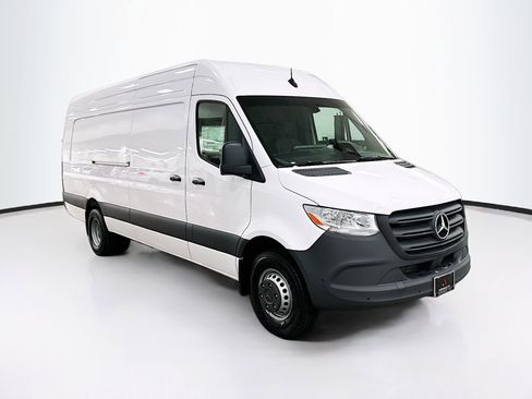 Used 2025 Mercedes-Benz Sprinter 3500 image 1