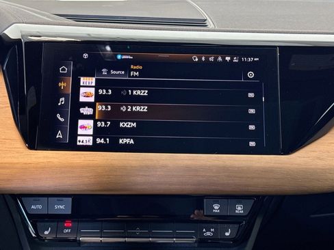 Used 2023 Audi e-tron GT Premium Plus image 15