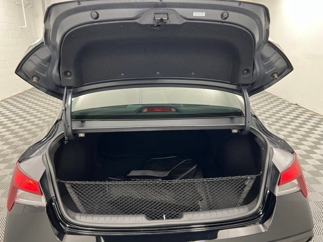 Used 2025 Hyundai Elantra SE FWD image 8