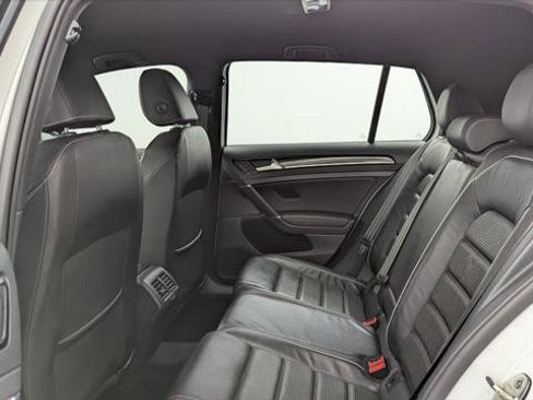 Used 2018 Volkswagen Golf R 4-Door AWD/4WD image 17
