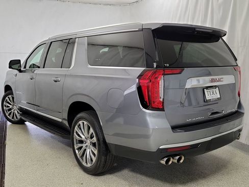 Used 2022 GMC Yukon XL Denali w/ Advanced Technology Package image 7