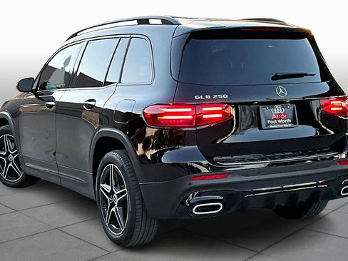 Used 2024 Mercedes-Benz GLB 250 image 12