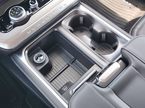 New 2026 Ford Expedition Max Platinum AWD/4WD image 19