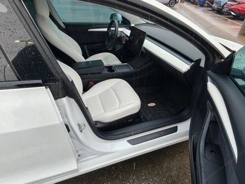 Used 2021 Tesla Model 3 Standard Range Plus RWD image 4