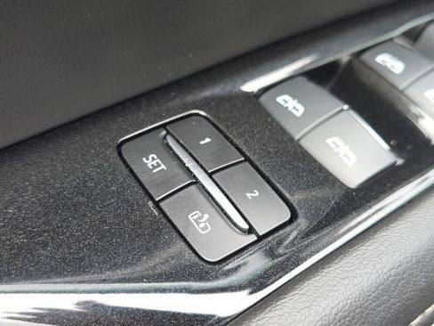 Used 2024 Cadillac Escalade Premium Luxury AWD/4WD image 27