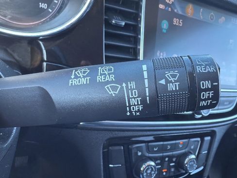 Used 2018 Buick Encore Essence image 13