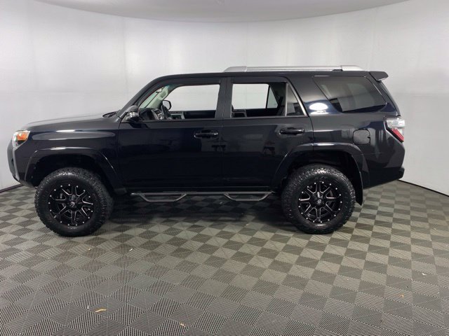 Used 2018 Toyota 4Runner SR5 Premium AWD/4WD image 4