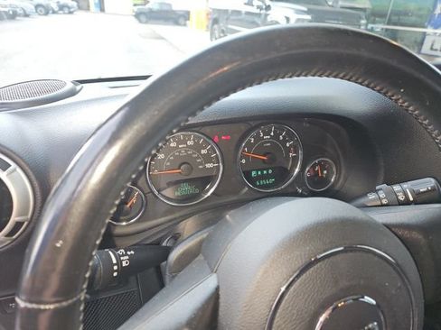Used 2018 Jeep Wrangler Unlimited Rubicon w/ Cold Weather Group AWD/4WD image 4