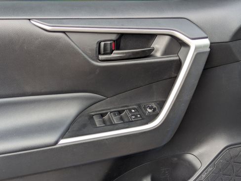 Used 2023 Toyota RAV4 LE image 12