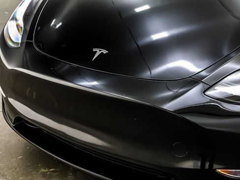 Used 2023 Tesla Model Y Long Range image 13