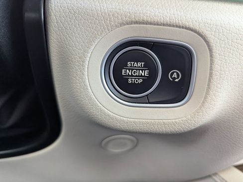 Used 2023 Mercedes-Benz GLS 450 4MATIC image 30