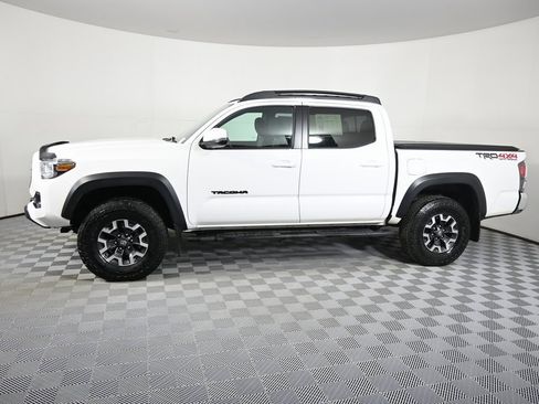 Used 2023 Toyota Tacoma TRD Off-Road image 2