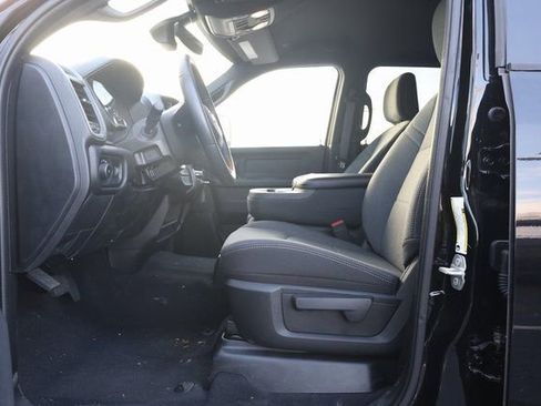 Used 2024 RAM 3500 Tradesman w/ Chrome Appearance Group image 11