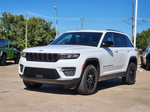 New 2025 Jeep Grand Cherokee Altitude image 2