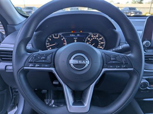 Used 2024 Nissan Altima 2.5 SV image 23