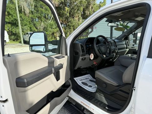 Used 2019 Ford F550 4x4 Regular Cab Super Duty image 34