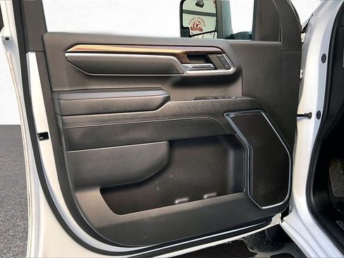 Used 2024 Chevrolet Silverado 3500 LT image 16