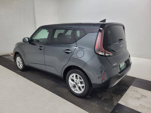 Used 2025 Kia Soul LX w/ LX Technology Package FWD image 3