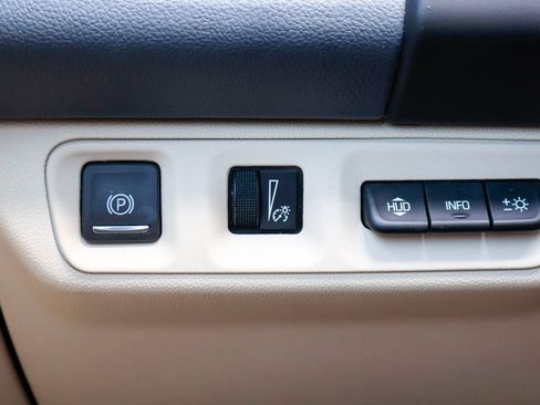 Used 2021 GMC Acadia Denali w/ Denali Technology Package FWD image 21