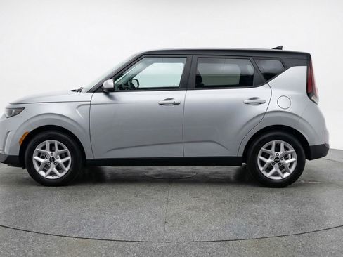 Used 2025 Kia Soul LX w/ LX Technology Package image 5