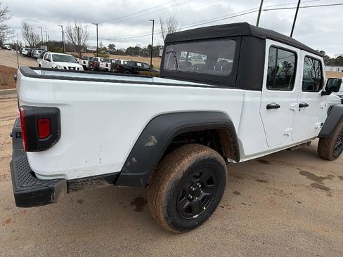 New 2026 Jeep Gladiator Sport image 8
