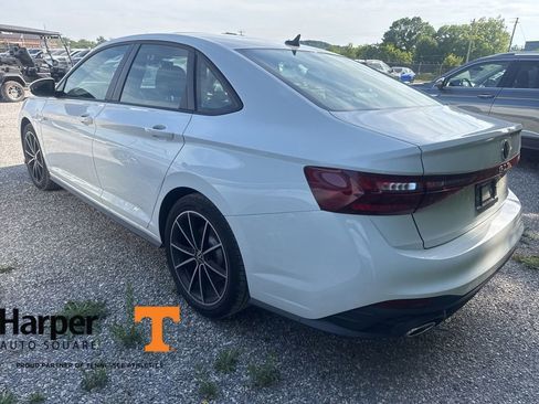 Used 2025 Volkswagen Jetta GLI Autobahn FWD image 2