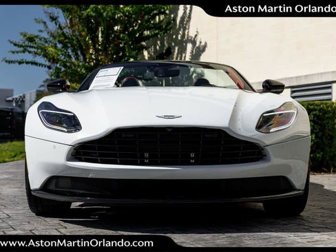 Used 2019 Aston Martin DB11 Volante image 32
