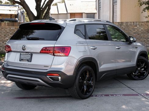 Used 2022 Volkswagen Taos SE image 15