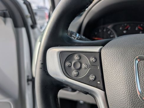 Used 2023 GMC Terrain SLT w/ Tech Package image 11