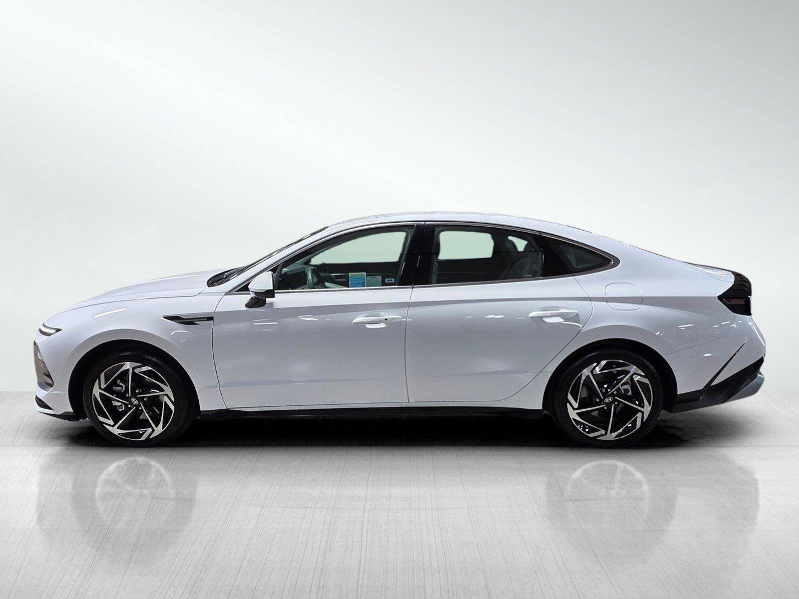 Certified 2026 Hyundai Sonata SEL FWD image 4
