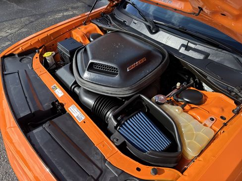 Used 2014 Dodge Challenger R/T image 16