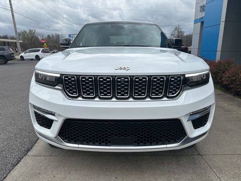 Used 2024 Jeep Grand Cherokee Summit image 4