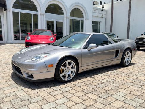 Used 2005 Acura NSX T image 2