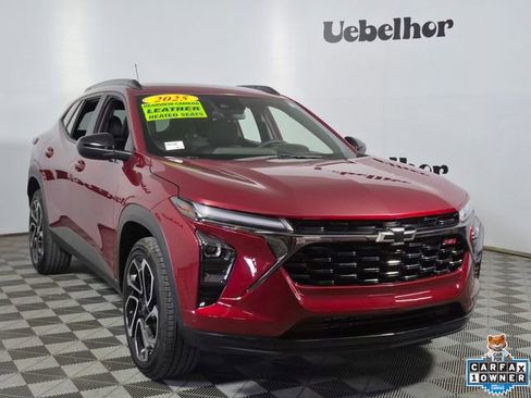 Used 2025 Chevrolet Trax RS w/ Driver Confidence Package FWD image 1