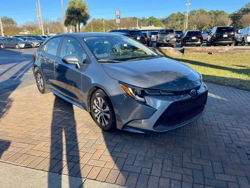 Used 2022 Toyota Corolla LE image 7