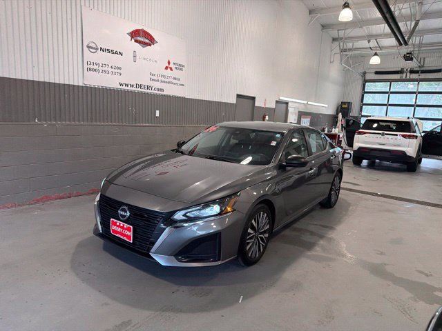 Used 2024 Nissan Altima 2.5 SV FWD image 7