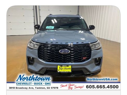 Used 2025 Ford Explorer ST image 8