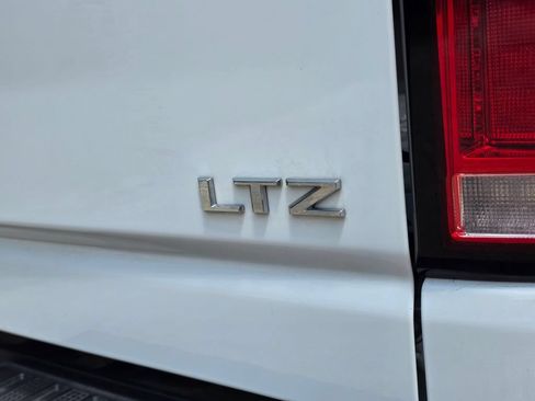 Used 2024 Chevrolet Silverado 3500 LTZ w/ LTZ Convenience Package AWD/4WD image 31