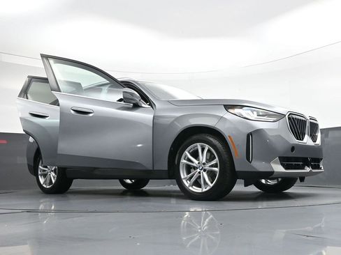 Used 2025 BMW X3 xDrive30i w/ Convenience Package image 40