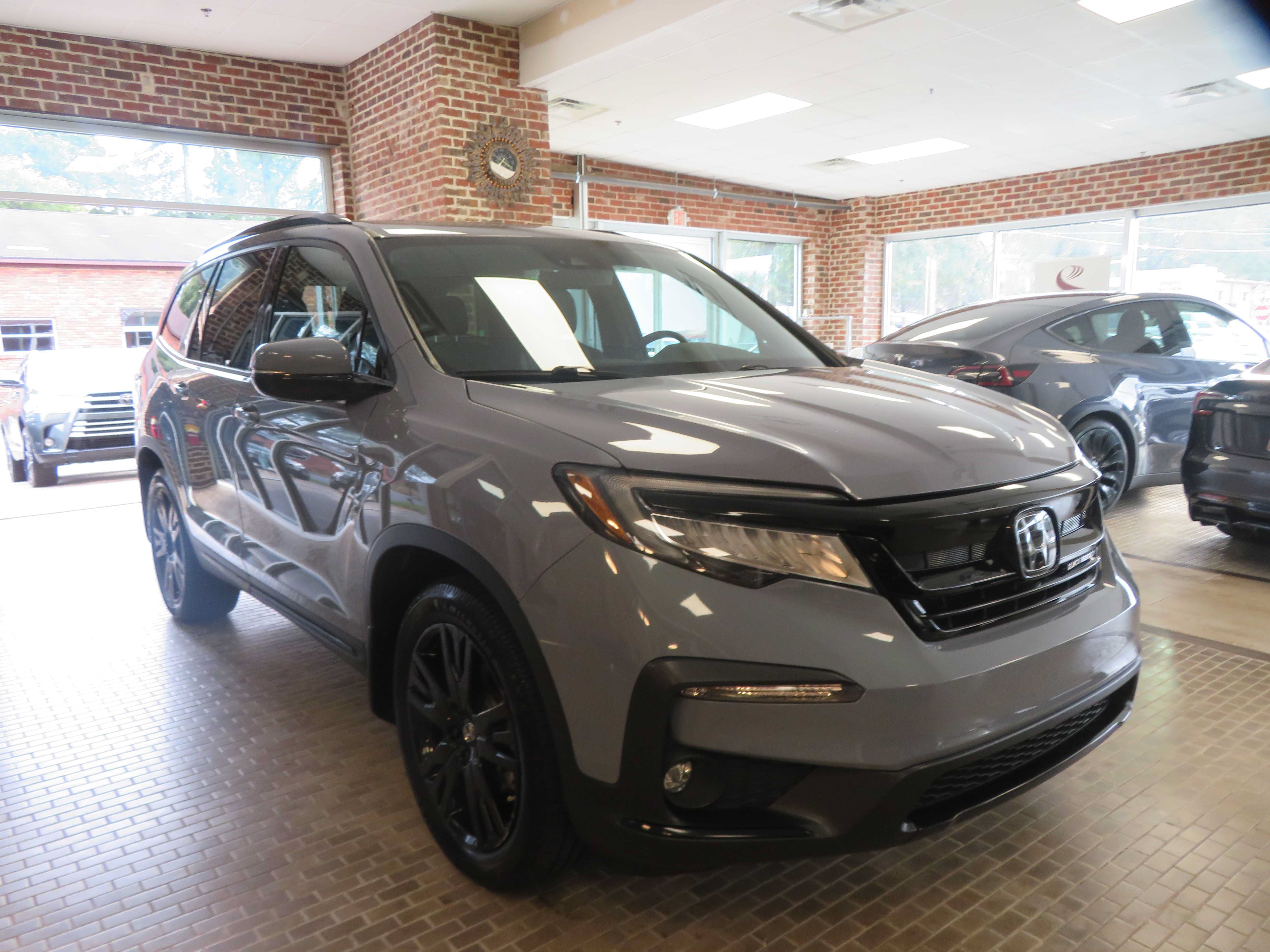 Used 2022 Honda Pilot Black Edition image 3