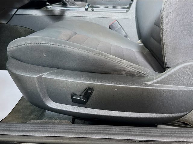 Used 2010 Dodge Challenger R/T RWD image 19