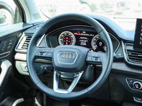Used 2025 Audi Q5 e Premium Plus w/ Premium Plus Package AWD/4WD image 13