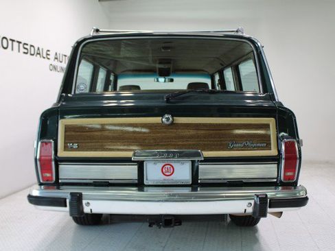 Used 1991 Jeep Grand Wagoneer 4X4 image 4