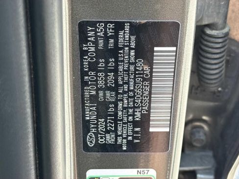 Used 2025 Hyundai Elantra SEL FWD image 30