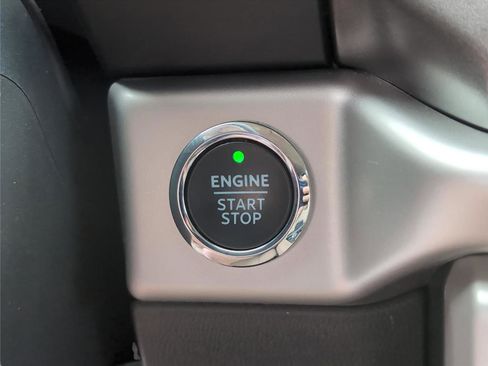 Used 2024 Ford Expedition Max XLT image 25