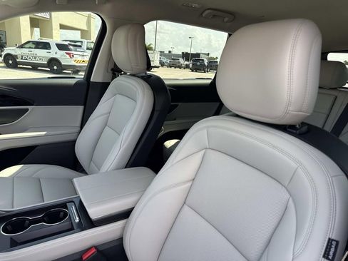 New 2026 Lincoln Nautilus Premier w/ Jet Appearance Package image 21